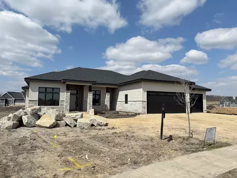 907 Westbridge Ct, Waunakee, WI 53597