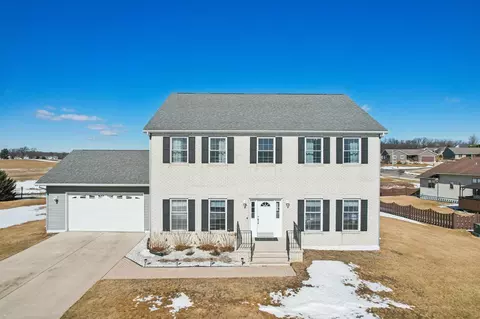 560 Hosanna Heights Ct, Evansville, WI 53536