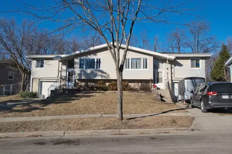6114-6116 Strathmore Ln, Madison, WI 53711