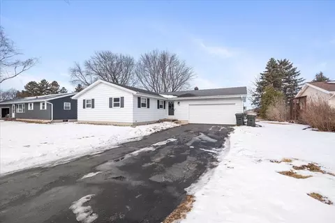 390 Summit Ave, Sun Prairie, WI 53590