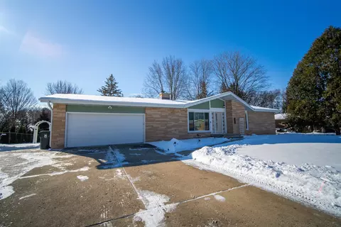 1811 Michigan Ave, Sun Prairie, WI 53590