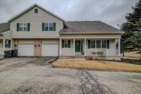 1083 Chandler Ln, Sun Prairie, WI 53590