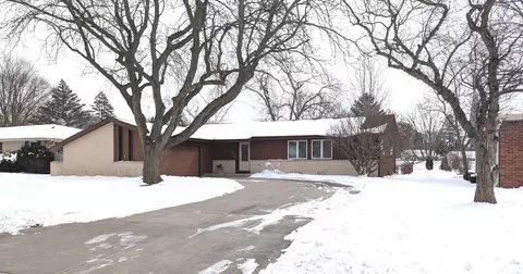 832 Suffolk Dr, Janesville, WI 53546