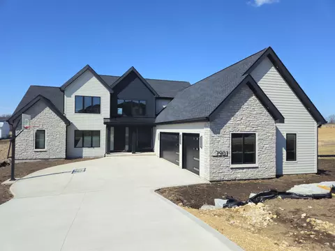 7901 Twin Rock Rd, Verona, WI 53593