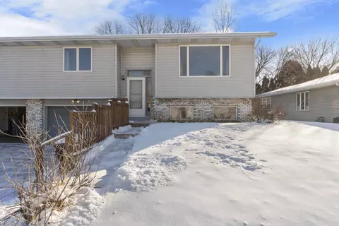 662 S Main St, Oregon, WI 53575
