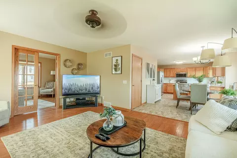 5709 Running Deer Trl, Mcfarland, WI 53558