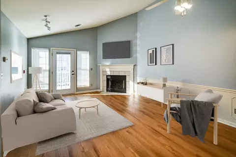 801 Harbor House Dr #7, Madison, WI 53719