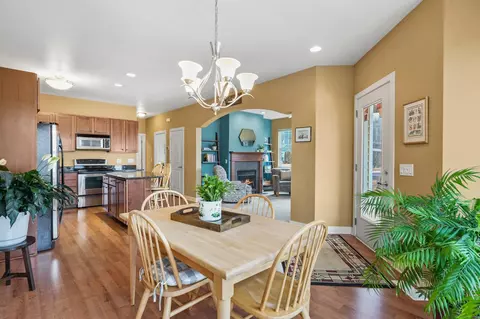 5521 Shale Rd, Fitchburg, WI 53711