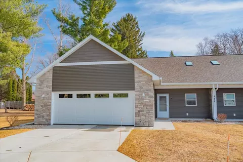 488 River Rd #1, Columbus, WI 53925