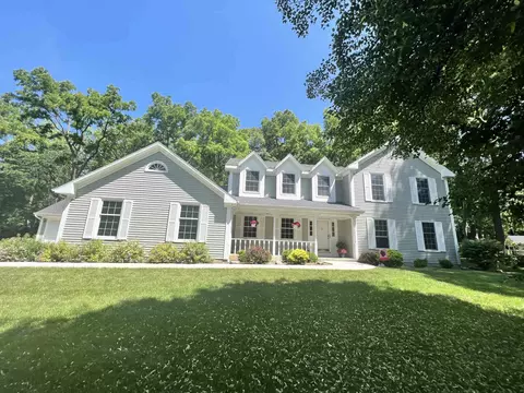 2614 N River Bluff Dr, Janesville, WI 53545