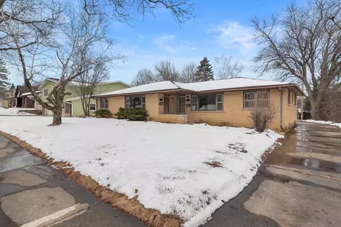 5204-5206 Manitowoc Pkwy, Madison, WI 53705