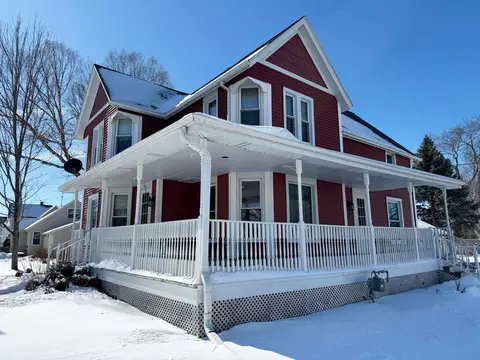 303 S Columbus St, Randolph, WI 53956