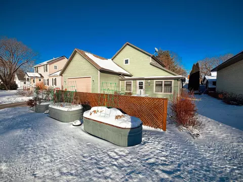 13 N John St, Mazomanie, WI 53560
