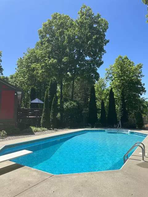 1715 Algonquin Dr, Baraboo, WI 53913