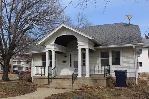 853 Walker St, Janesville, WI 53546