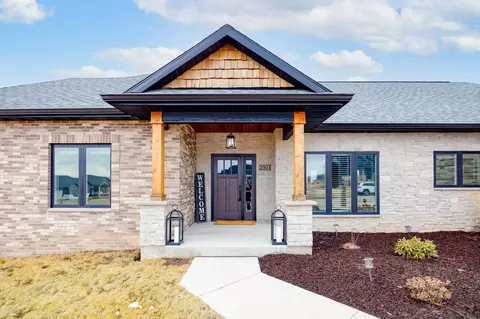 2001 Arbor Ridge Way, Janesville, WI 53548