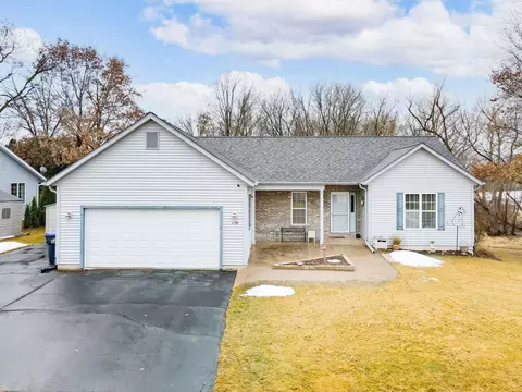 1159 W Court St, Elkhorn, WI 53121