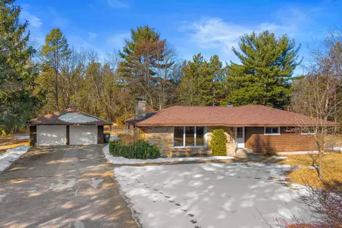 9102 Holz Ln, Nekoosa, WI 54457