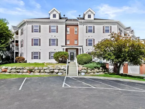 10 Kings Mill Cir #204, Madison, WI 53718