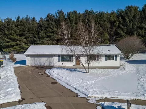 942 Jacob Cir, Reedsburg, WI 53959