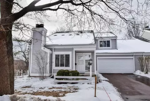 17 Mountain Ash Trl, Madison, WI 53717