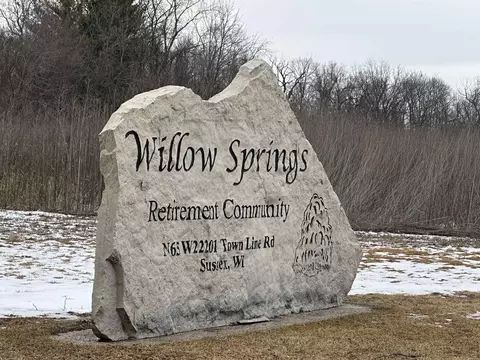 n67w22208 Willow Ln #G 32, Sussex, WI 53089