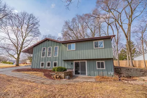 2299 White Oak Trl, Oregon, WI 53575