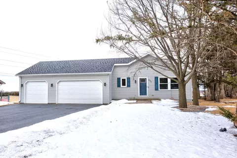 670 Bauer Ln, Rio, WI 53960