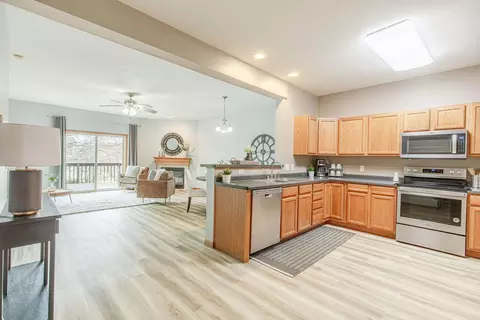 561 Kelvington Dr #3, Sun Prairie, WI 53590
