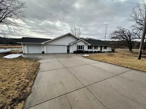 9427 Dunlap Hollow Rd, Mazomanie, WI 53560