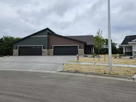 3753 Newcastle Dr, Janesville, WI 53546