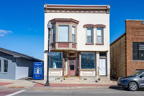 207 E State St, Mauston, WI 53948 photo 1