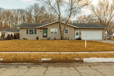 5029 Ironwood Dr, Madison, WI 53716