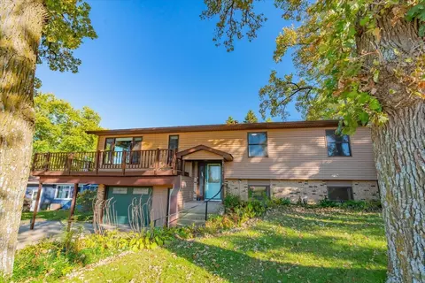 3121 Thinnes St, Cross Plains, WI 53528