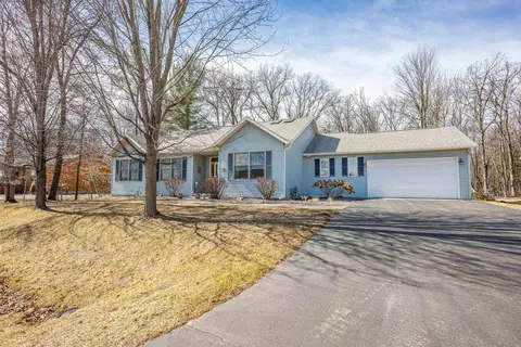 315 Oakbrook Dr, Wisconsin Dells, WI 53965