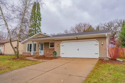 3210 Sunbrook Rd, Madison, WI 53704