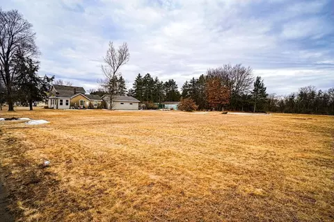 000 Main St, Necedah, WI 54646