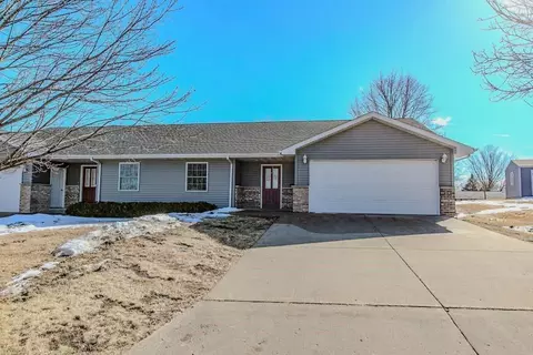705 W Chapel St, Dodgeville, WI 53533