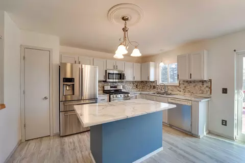 1005 Tony Dr, Madison, WI 53704
