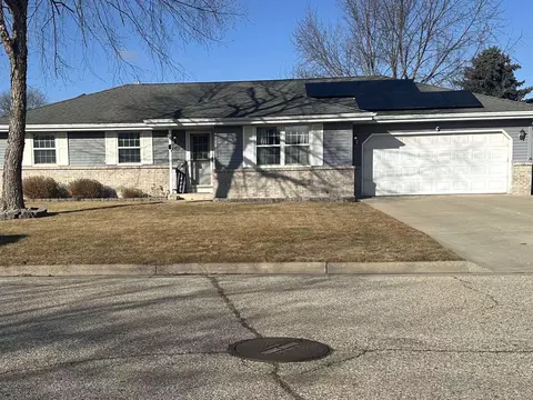 3302 Aurora Ln, Janesville, WI 53548