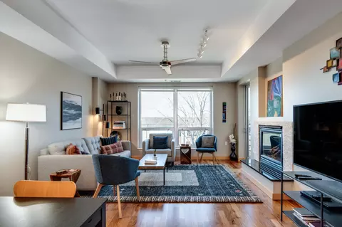 125 N Hamilton St #403, Madison, WI 53703