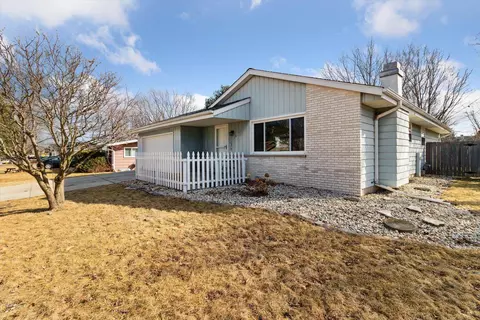 27 E Ash Ln, Milton, WI 53563