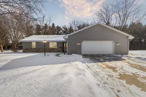 1633 Hemmingway Ct, Janesville, WI 53545