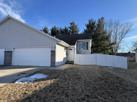 217 Division St, Brooklyn, WI 53521