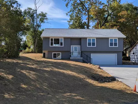 e11617 Pen-marc Court, Baraboo, WI 53913