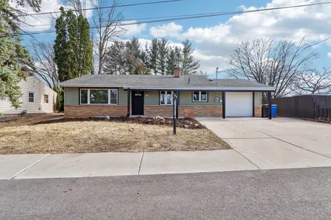 6304 Lakefield Ct, Middleton, WI 53562