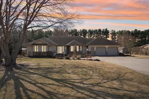 e10465 Pine Circle, Prairie Du Sac, WI 53578