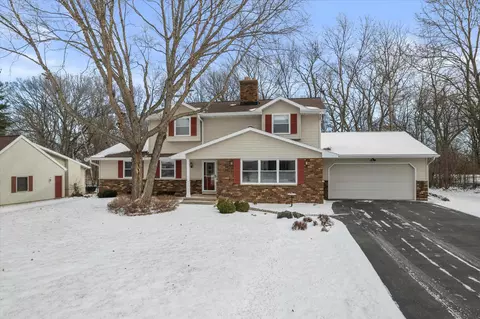 2478 Pinto Trl, Mcfarland, WI 53558