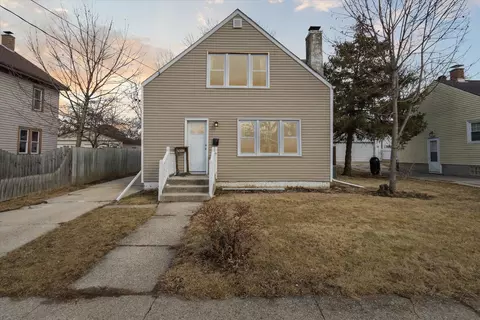 116 N Pine St, Janesville, WI 53548