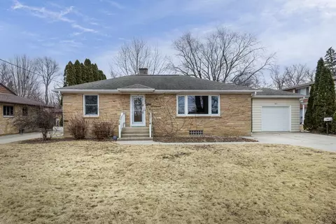 815 Blaine St, Edgerton, WI 53534